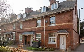 Hereford City - St Owens Terrace - Comfortable & Spacious Well Presented Three Storey House, Perfect For A Weekend Away & Exploring The City On Foot - Hosted By Rentmyhouse