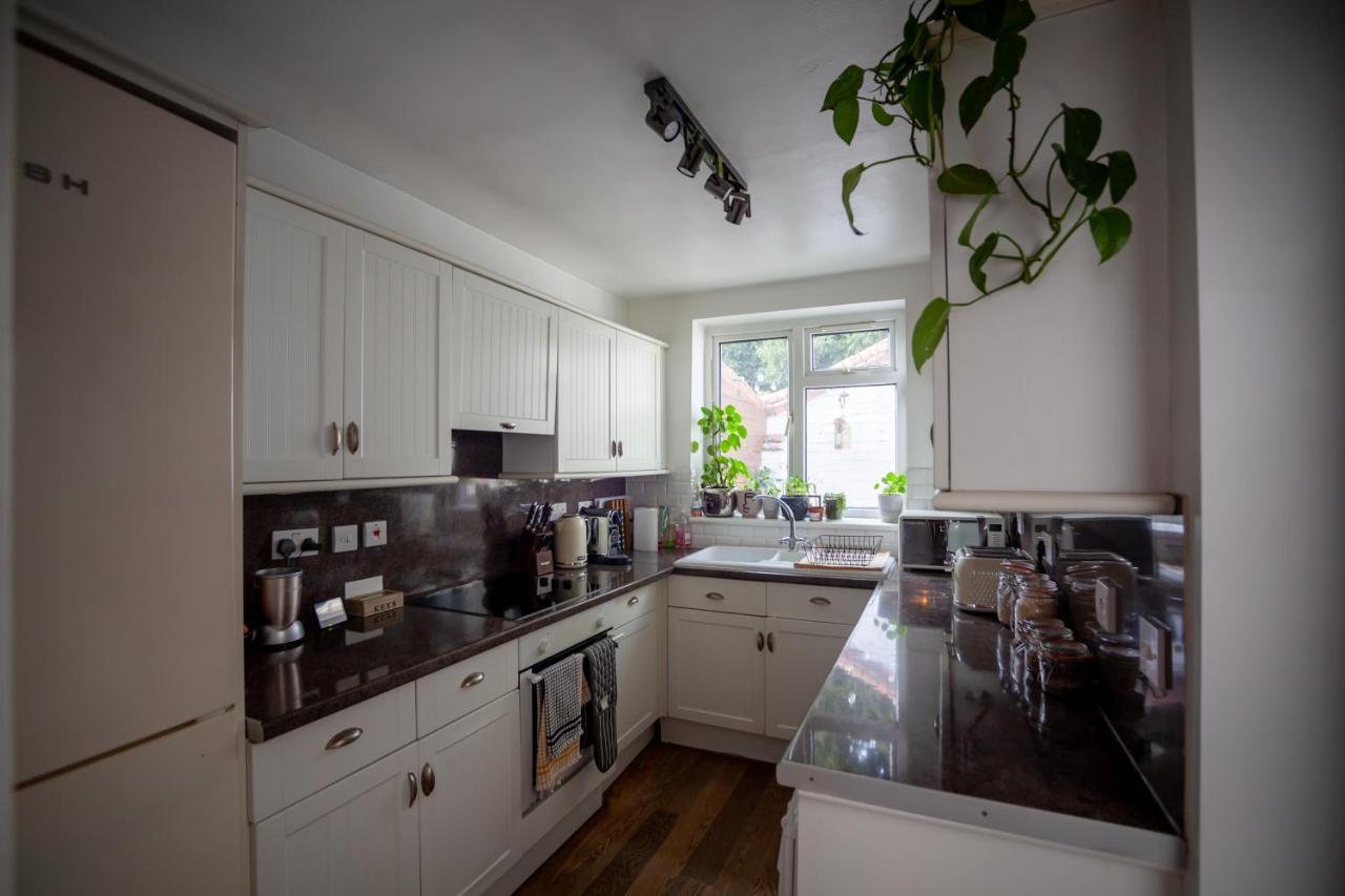 Hereford City - St Owens Terrace - Comfortable & Spacious Well Presented Three Storey House, Perfect For A Weekend Away & Exploring The City On Foot - Hosted By Rentmyhouse Exterior photo