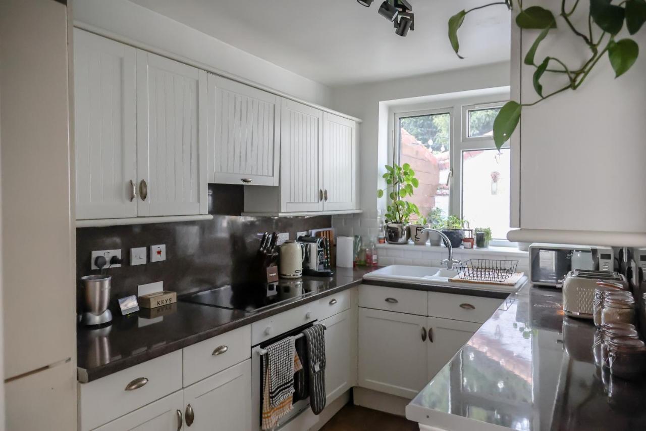 Hereford City - St Owens Terrace - Comfortable & Spacious Well Presented Three Storey House, Perfect For A Weekend Away & Exploring The City On Foot - Hosted By Rentmyhouse Exterior photo