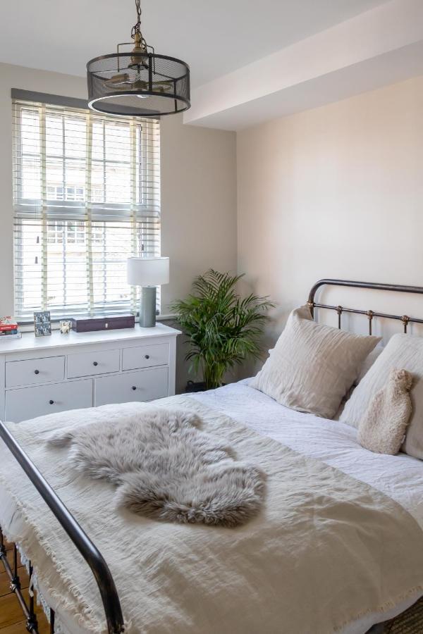 Hereford City - St Owens Terrace - Comfortable & Spacious Well Presented Three Storey House, Perfect For A Weekend Away & Exploring The City On Foot - Hosted By Rentmyhouse Exterior photo